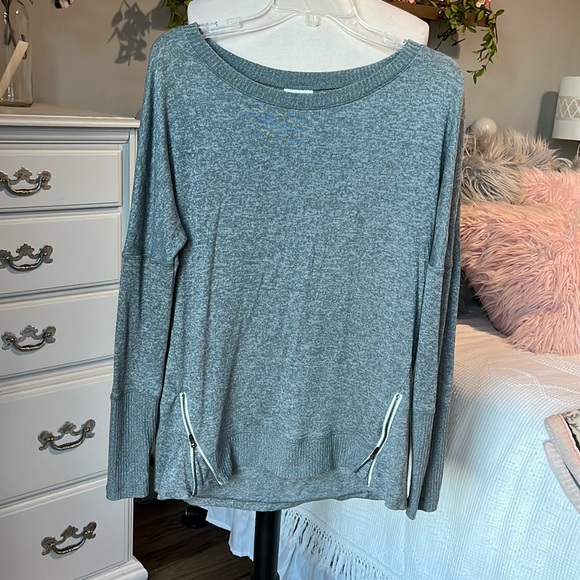 Comfy Long Sleeve Gray Top Crewneck Long Shirt Womens Medium - Picture 2 of 14